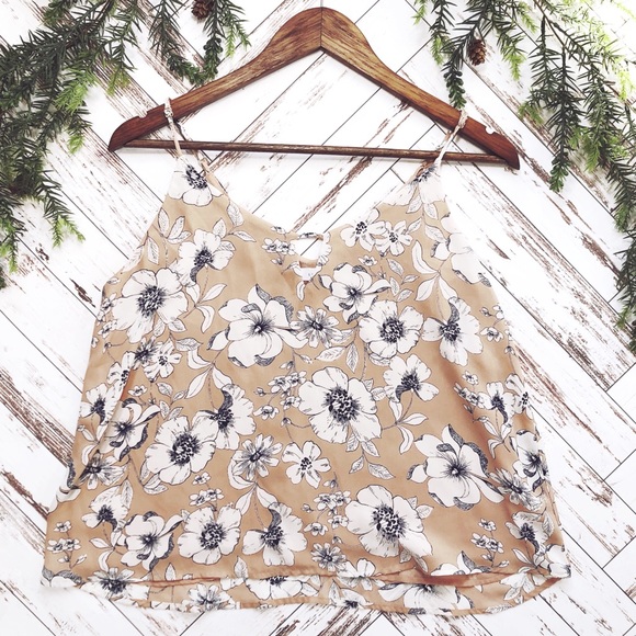 Lush Tops - Kinsley Floral Crop Tank